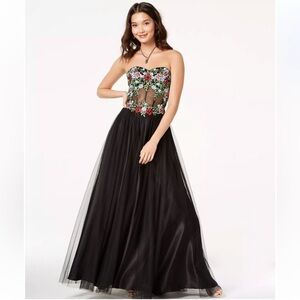 BLONDIE Nites Strapless Embroidered Corset Gown